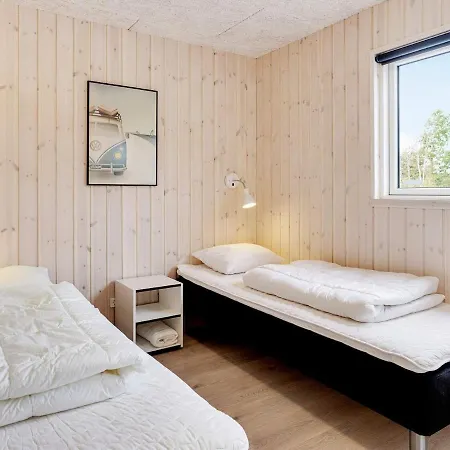 18 Person In * Ålbæk