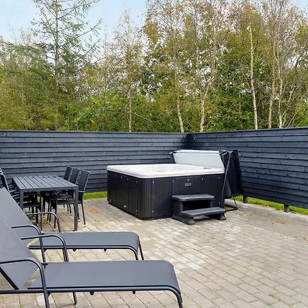 18 Person In Feriehus *